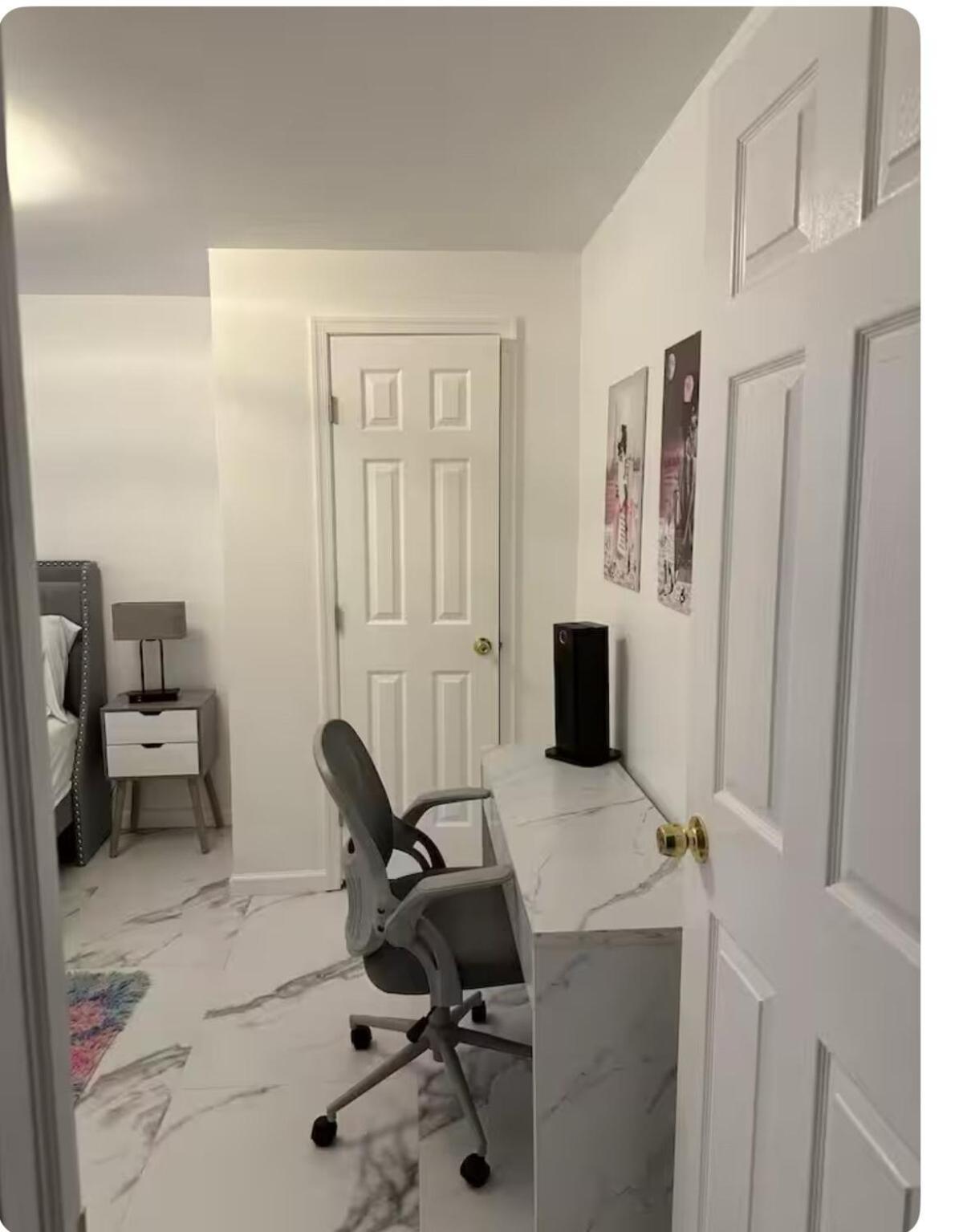 Luxury 2 Bedroom Basement Bowie